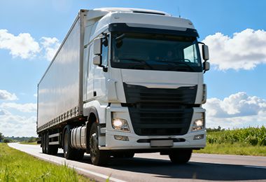 “潔能?！辈裼蛢艋髟诘缆愤\(yùn)輸車(chē)輛上的應(yīng)用